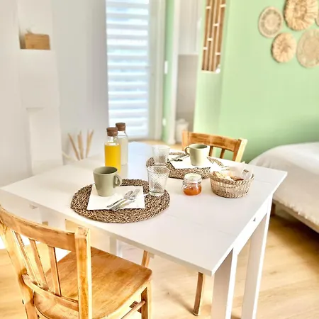 D'hotes Avec Piscine & Kitchenette Bed & Breakfast Saint-Geniès-des-Mourgues